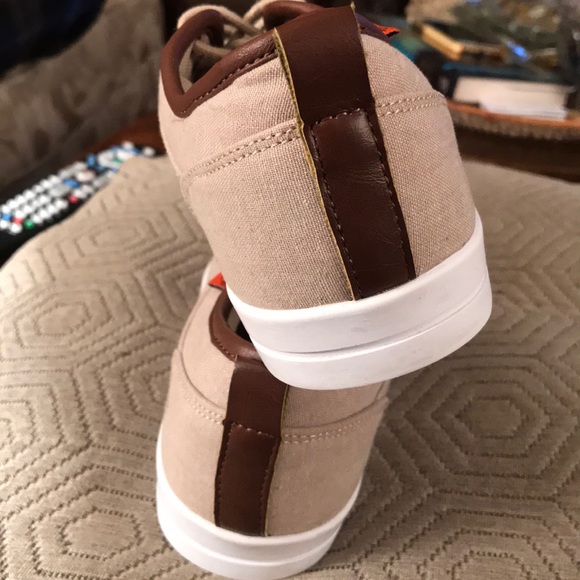 Penguin by Munsingwear  boys linen dress sneaker. - Picture 7 of 7
